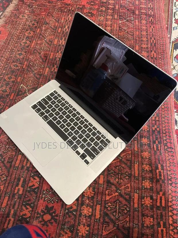 Laptop Apple MacBook Pro 2015 16GB Intel Core I7 SSD 256GB - thumbnail 2