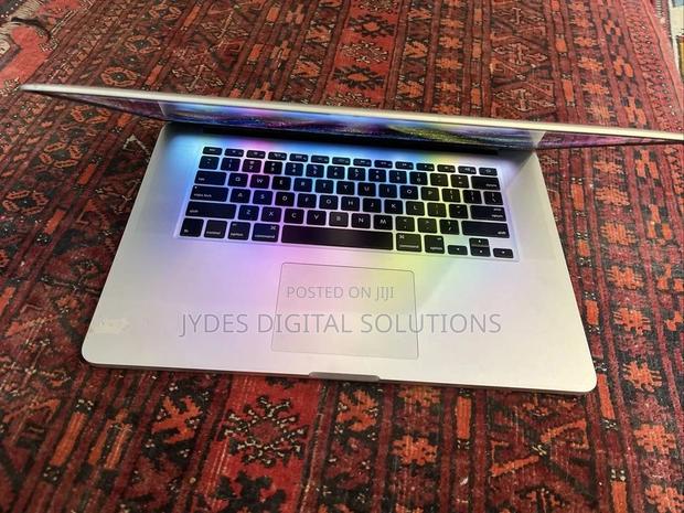 Laptop Apple MacBook Pro 2015 16GB Intel Core I7 SSD 256GB - thumbnail 3