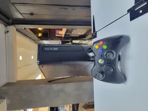 XBOX 360 Chipped With 14 Games
