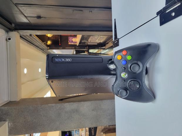 XBOX 360 Chipped With 14 Games - main view