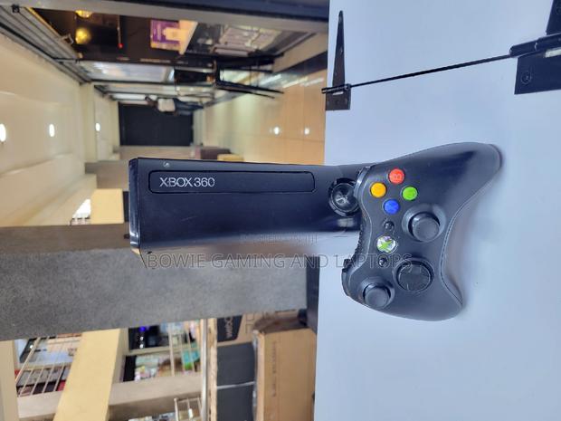 XBOX 360 Chipped With 14 Games - thumbnail 3