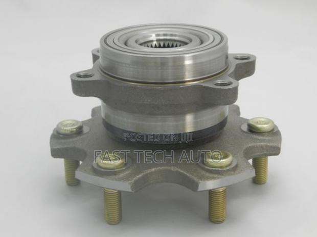 Complete Front Wheel Hub Mitsubishi L200 Pajero Available