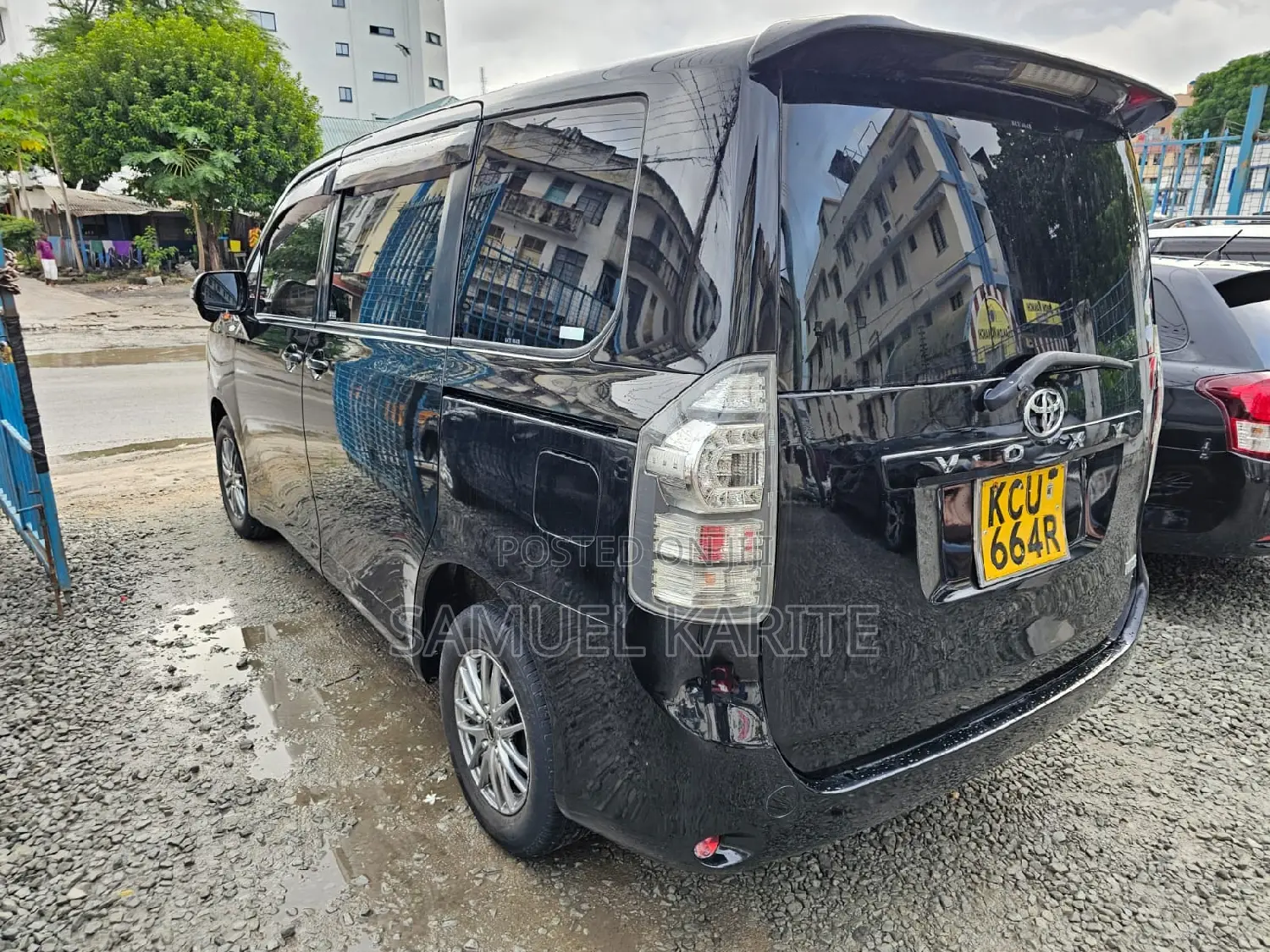 Toyota Voxy 2013 Black