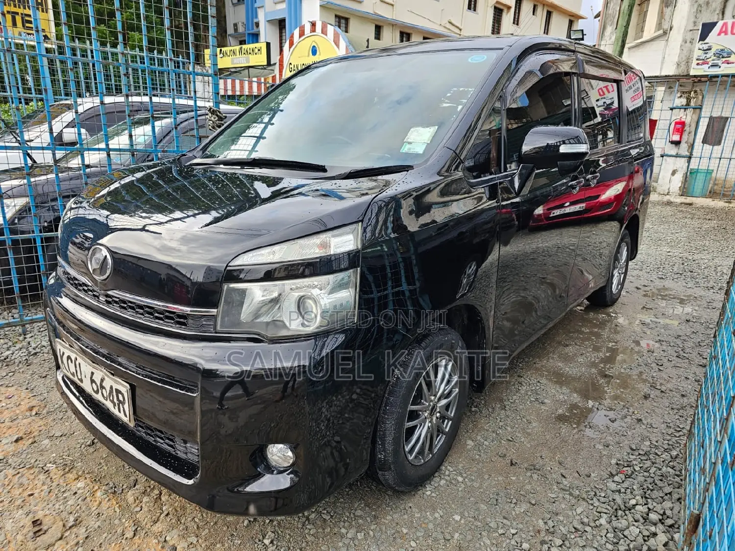 Toyota Voxy 2013 Black