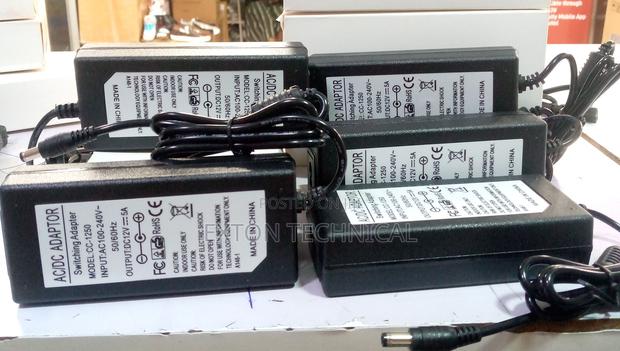 DC Power Adapter 12v 5a AC100 -240v