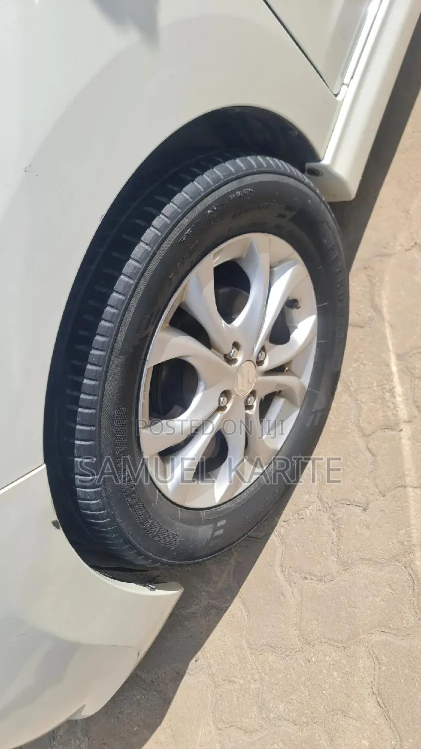 Suzuki Solio 2015 White