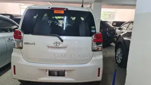 Toyota Spade 2016 White