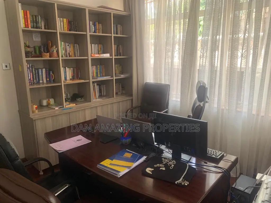 5bdrm Maisonette in Sunder Clse 0.7Acre, Kitisuru for sale