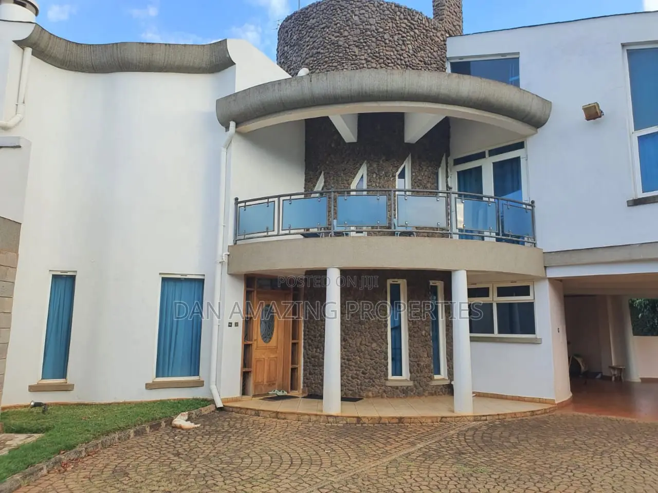 4bdrm Maisonette in Runda Driv 1/2 Acre for sale