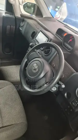 Toyota Spade 2016 White