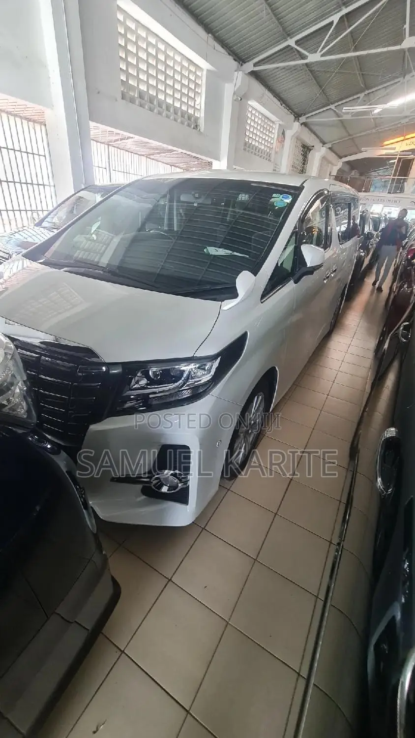 Toyota Alphard 2018 White