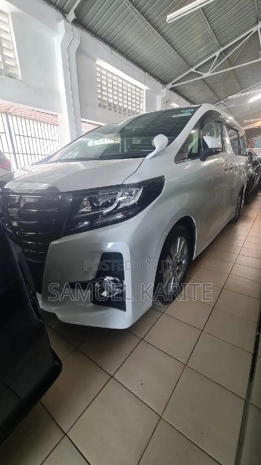 Toyota Alphard 2018 White
