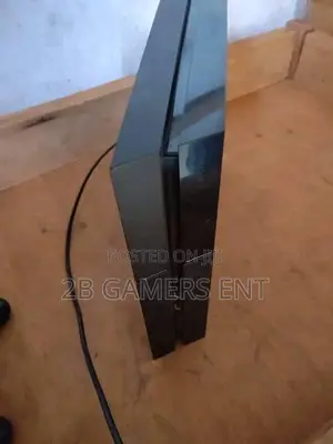 Ps4 Chipped STD Version, Clean, 10 Games
