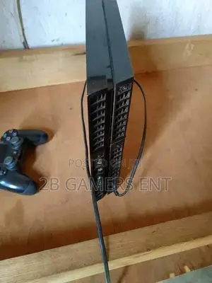 Ps4 Chipped STD Version, Clean, 10 Games