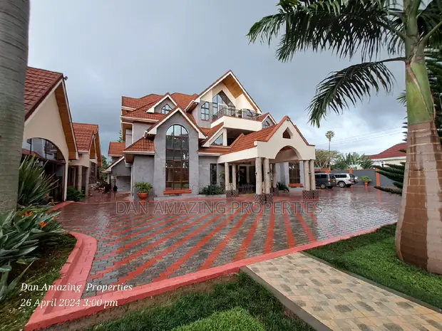 6bdrm Mansion in /On 1 Acre, Runda for sale
