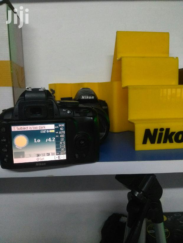 Nikon D3000 Pro Camera - thumbnail 3