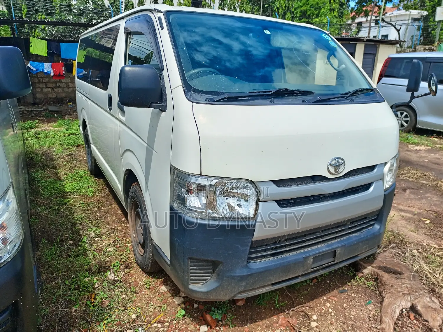 Toyota HiAce 2017 White