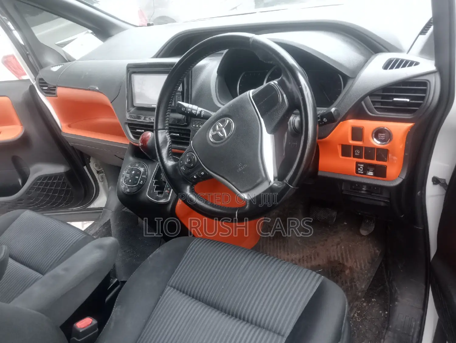 Toyota Voxy SV Premium 2014 White