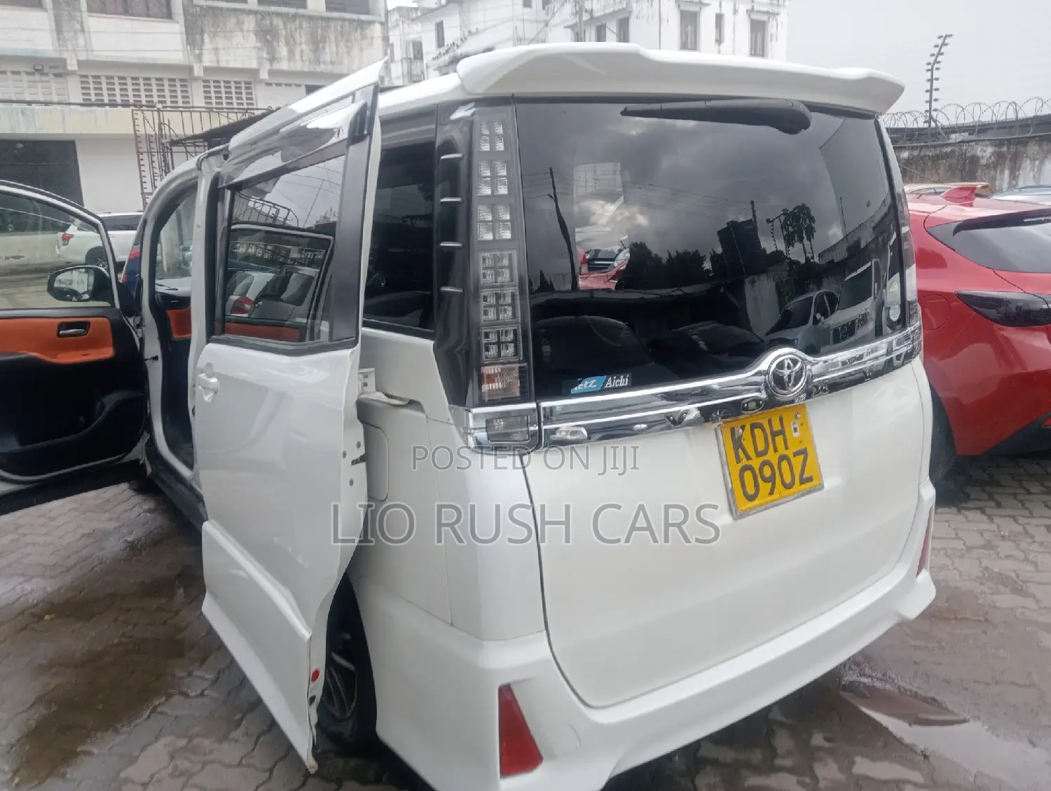Toyota Voxy SV Premium 2014 White