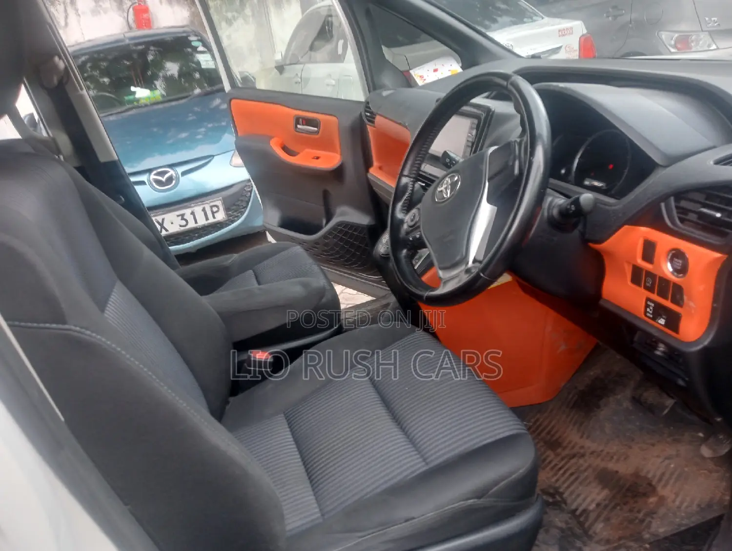 Toyota Voxy SV Premium 2014 White