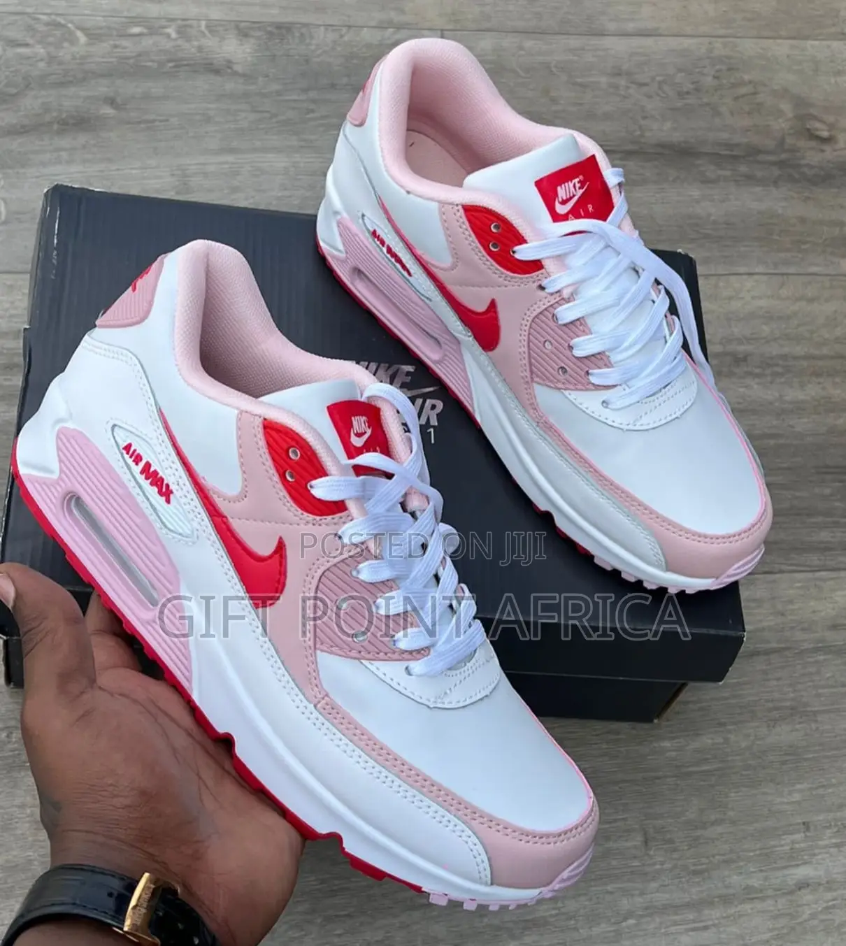 Nike Air Max 90 Sneakers