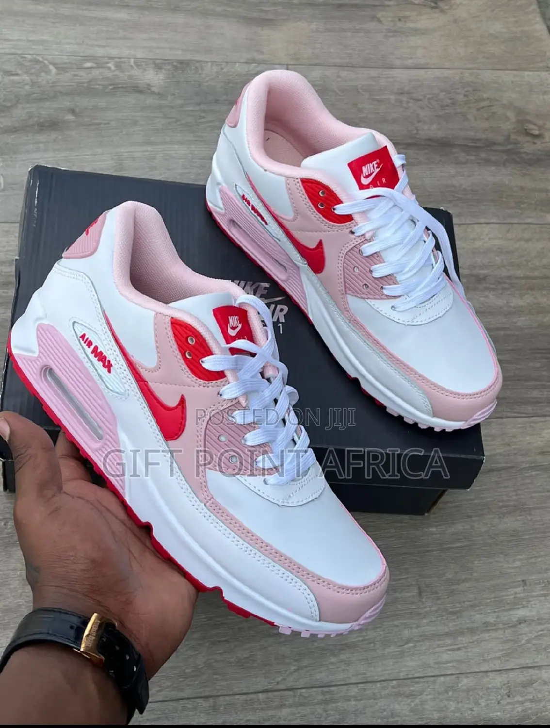 Nike Air Max 90 Sneakers