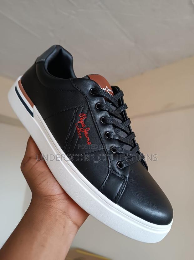 High Quality Men Casual Shoes - main view