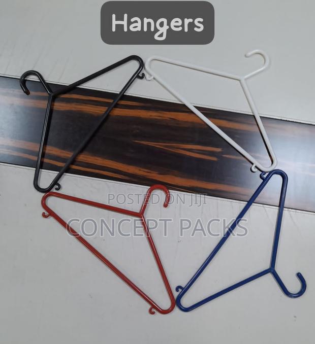 120 PCS Plastic Hanger Adix Brand. - main view