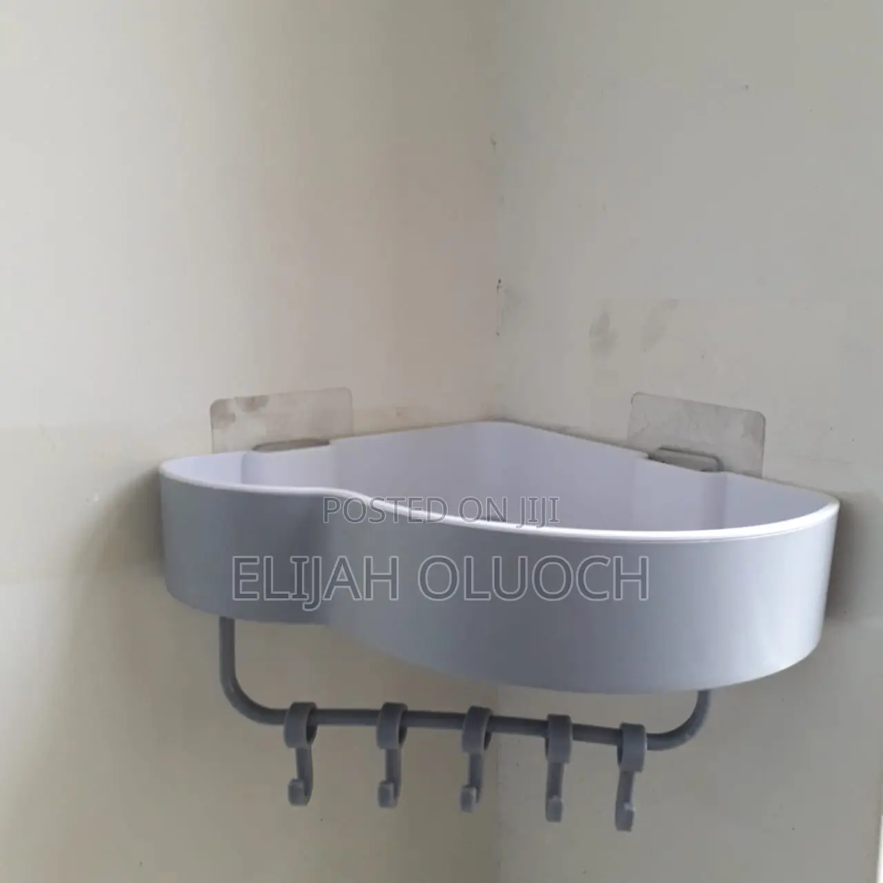 Triangular Bathroom Organizer With 5 Hooks