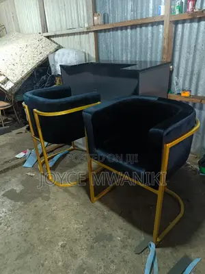 Salon Manicure Seats, Velvet Black and Gold