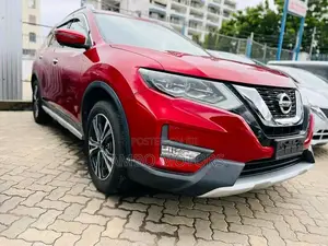Nissan X-Trail 2.0 Petrol FWD 2017 Red