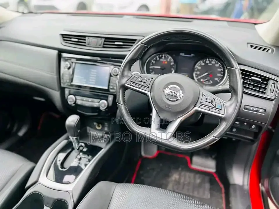Nissan X-Trail 2.0 Petrol FWD 2017 Red