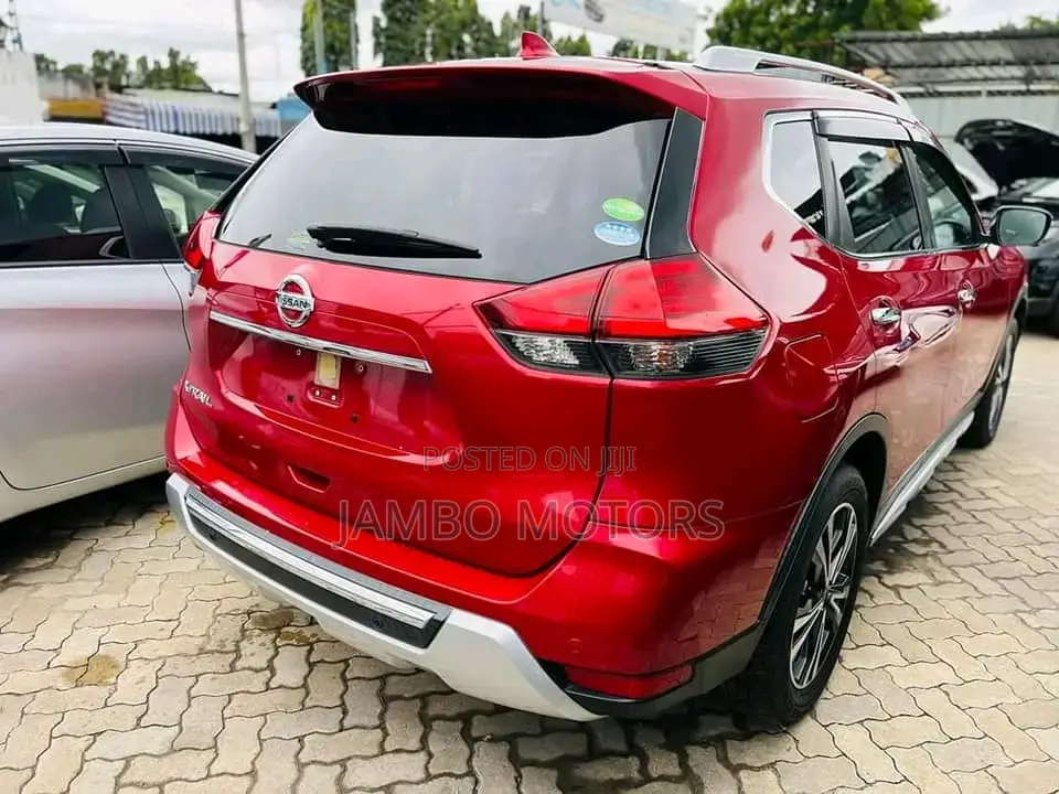 Nissan X-Trail 2.0 Petrol FWD 2017 Red
