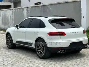 Porsche Cayenne Turbo S AWD 2017 White