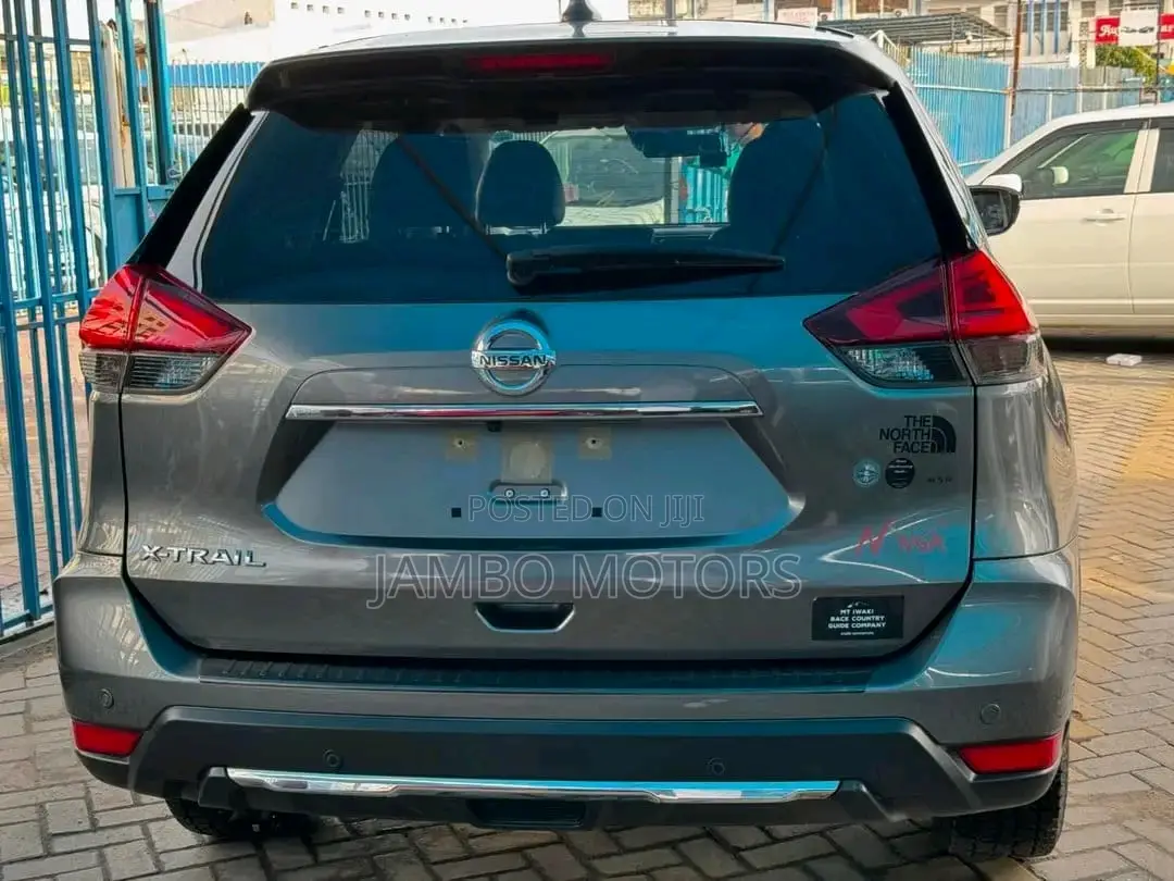 Nissan X-Trail 2.0 Petrol FWD 2018 Gray