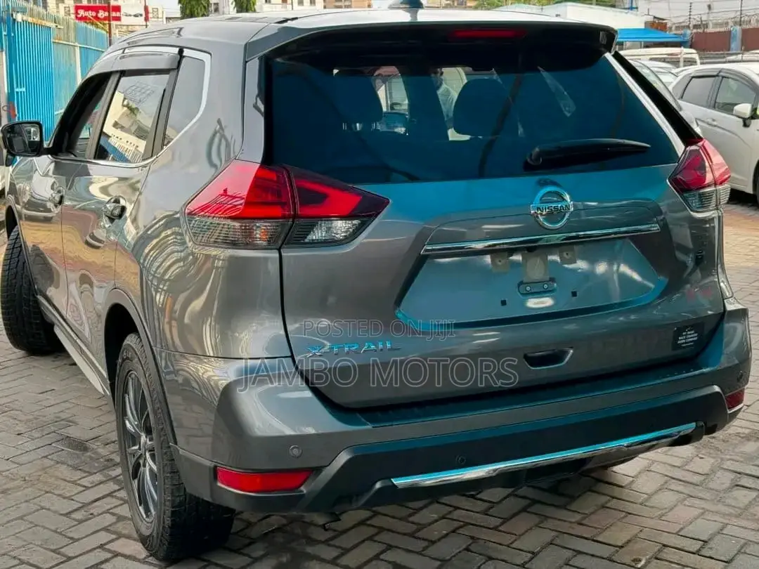 Nissan X-Trail 2.0 Petrol FWD 2018 Gray