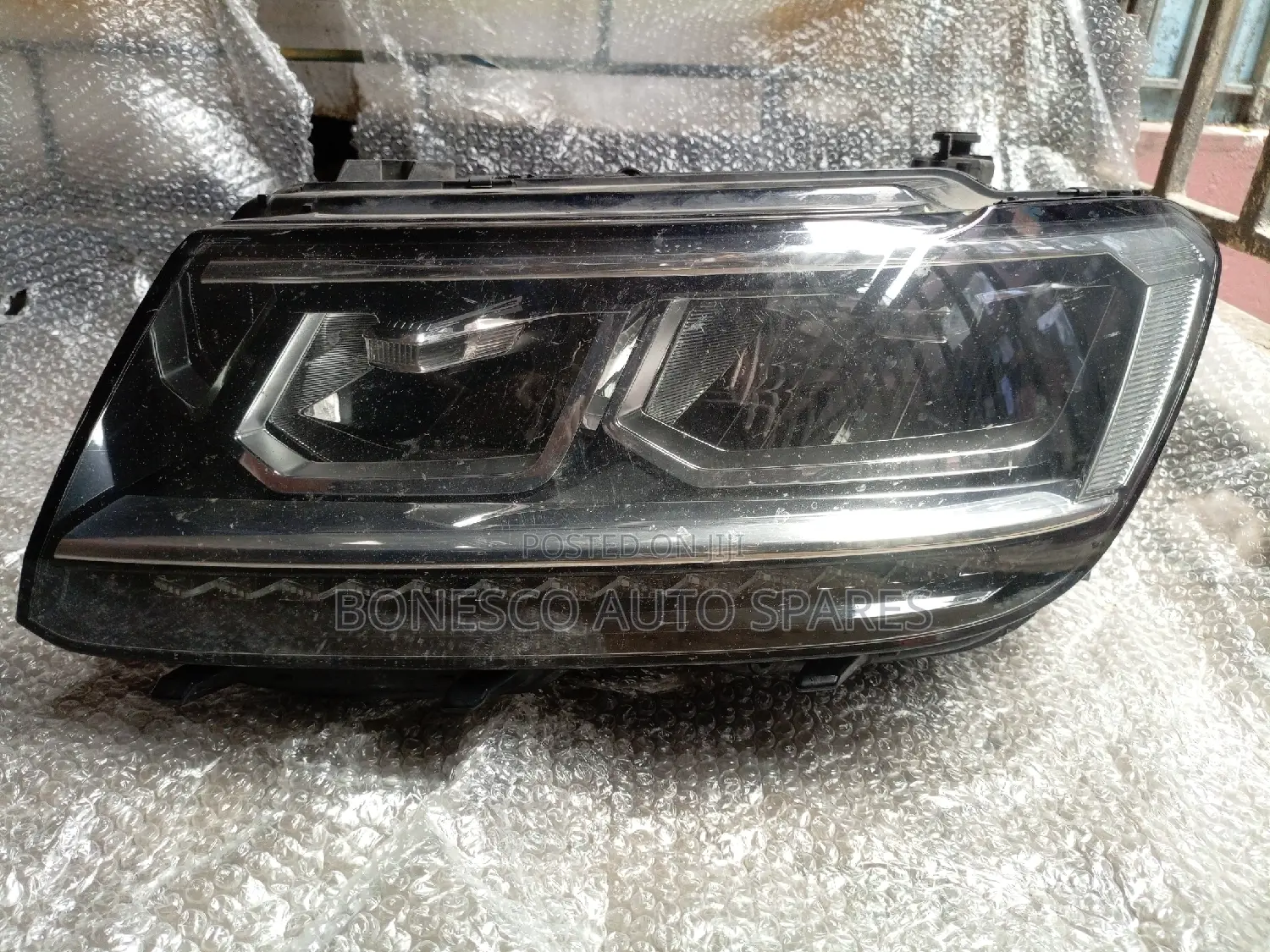 Volkswagen Tiguan (2016-2023 Model) Xenon Headlight Assembly