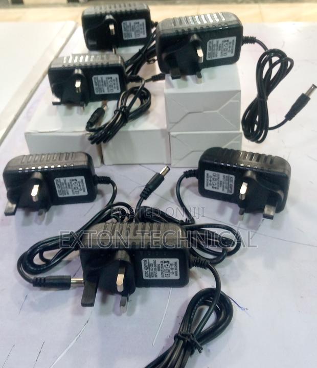 100-240vac 50/60hz Input 12v 2a Output