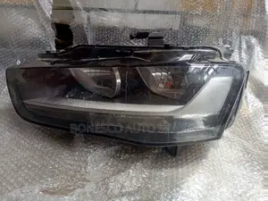 Audi A4 (B8) Left Nonxenon Headlight