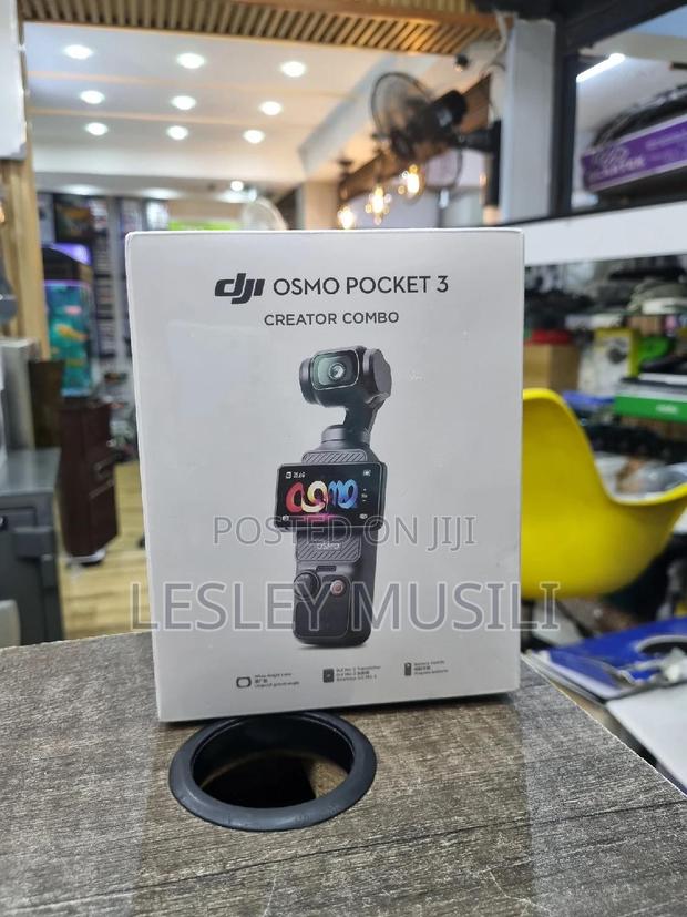 Dji Osmo Pocket 3 Creator Combo, Vlogging Camera With - thumbnail 3