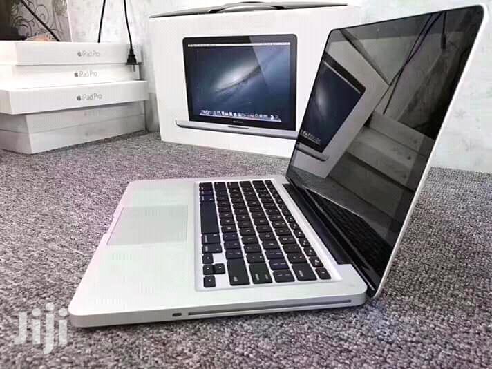 Laptop Apple MacBook Pro 4GB Intel Core i5 HDD 500GB