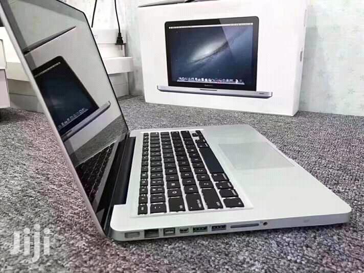 Laptop Apple MacBook Pro 4GB Intel Core I5 HDD 500GB