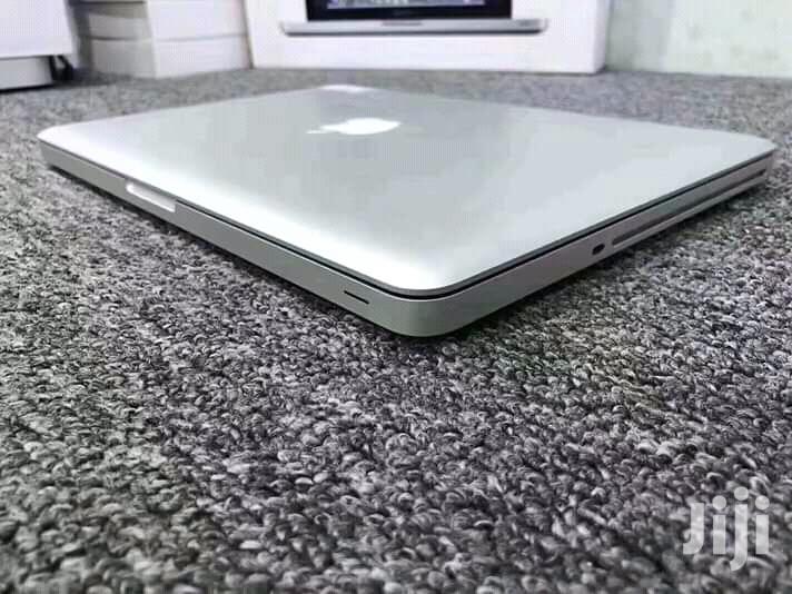 Laptop Apple MacBook Pro 4GB Intel Core I5 HDD 500GB