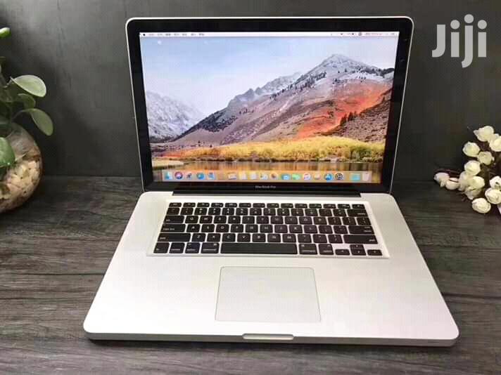 Laptop Apple MacBook Pro 4GB Intel Core i5 HDD 500GB