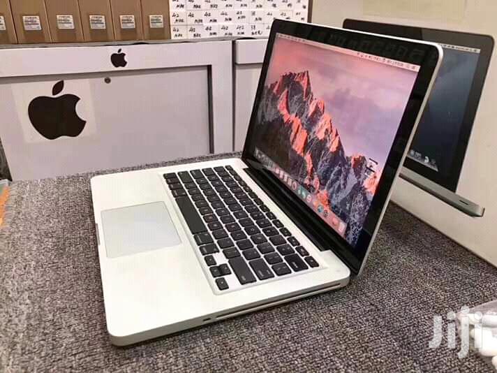 Laptop Apple MacBook Pro 4GB Intel Core i5 HDD 500GB