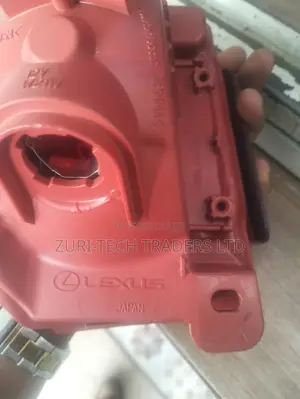 Lexus 570 Bumper Reflector