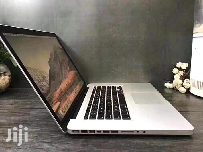 Laptop Apple MacBook Pro 4GB Intel Core i5 HDD 500GB