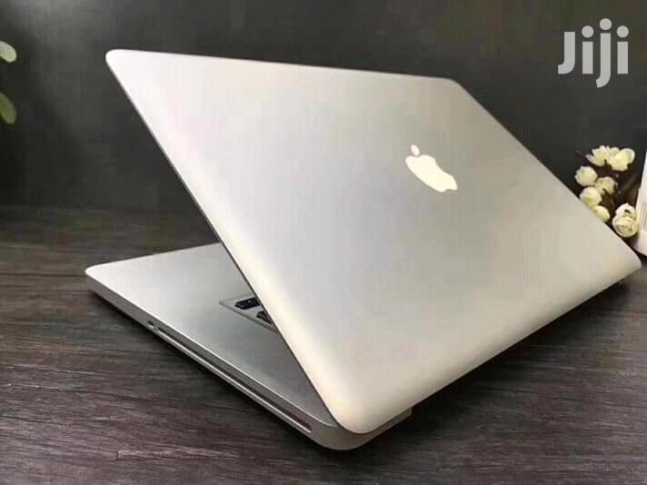 Laptop Apple MacBook Pro 4GB Intel Core i5 HDD 500GB
