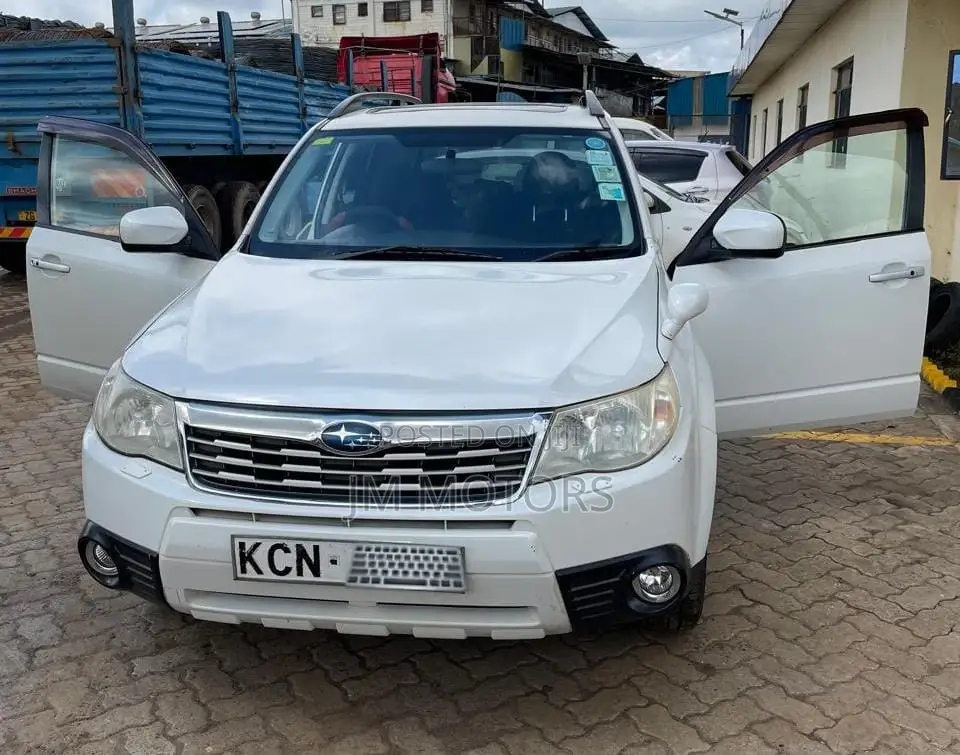 Subaru Forester 2010 White