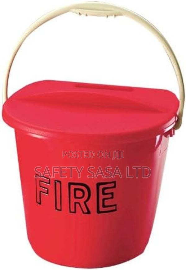 10L Plastic Fire Bucket - thumbnail 3